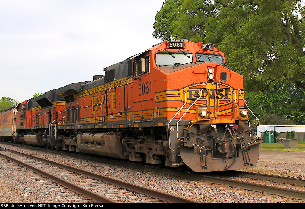 BNSF 5061